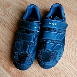 Mountain bike shoes